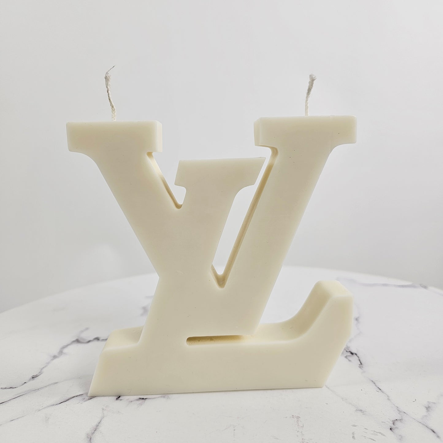 LOGO VUITTON